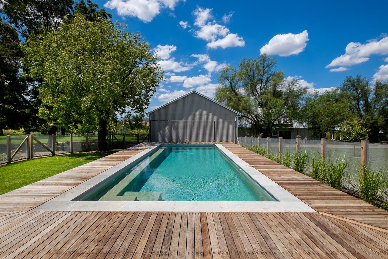 Goonoo Goonoo Station Hotel Tamworth Luaran gambar Swimming pool in the Netherlands