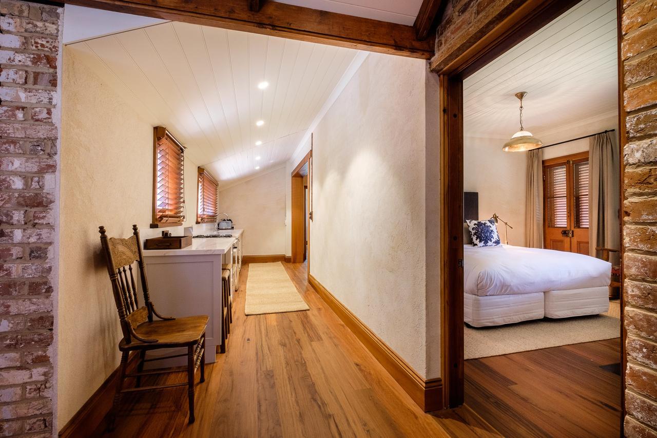 Goonoo Goonoo Station Hotel Tamworth Luaran gambar A suite at the Inn