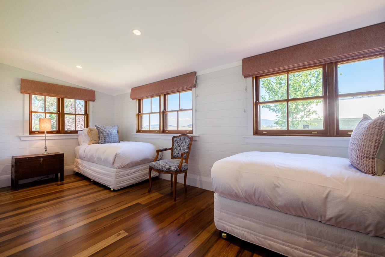 Goonoo Goonoo Station Hotel Tamworth Luaran gambar A bedroom at the hotel