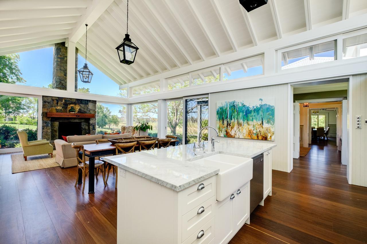 Goonoo Goonoo Station Hotel Tamworth Luaran gambar Interior of a home in the San Francisco Bay Area