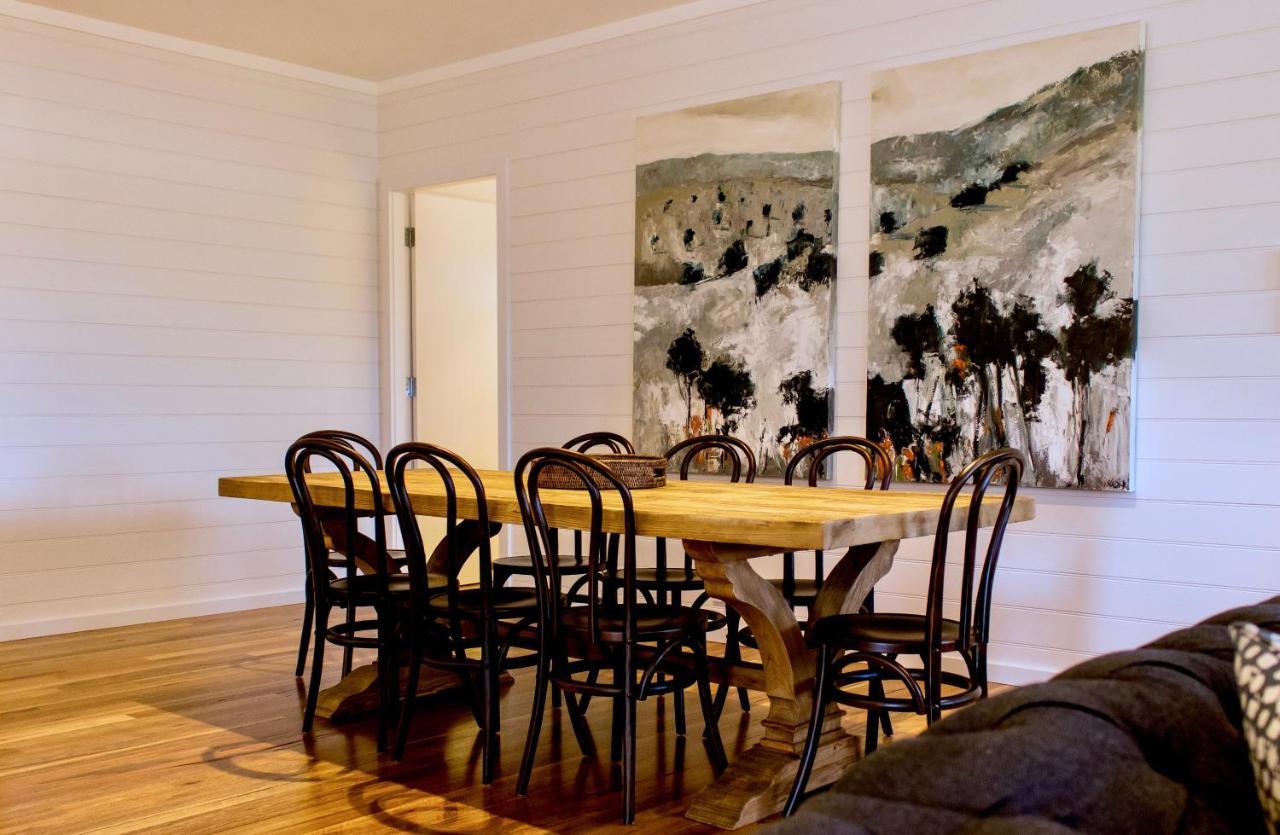 Goonoo Goonoo Station Hotel Tamworth Luaran gambar A dining room with a Thonet chair set